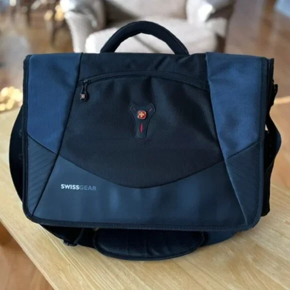 SwissGear Laptop Bag - Picture 6 of 12